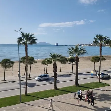 Luxury Two Bedrooms And Two Balcony Beachfront *