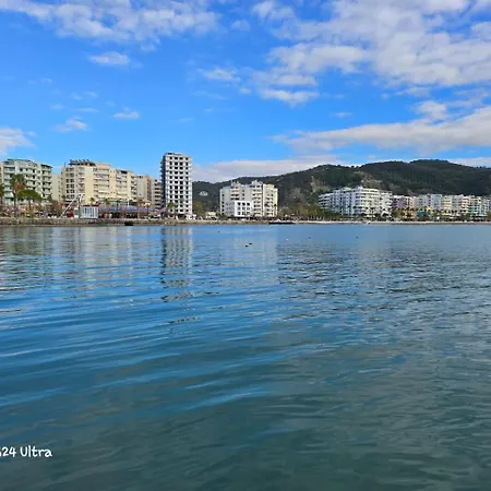 Luxury Two Bedrooms And Two Balcony Beachfront Apartament