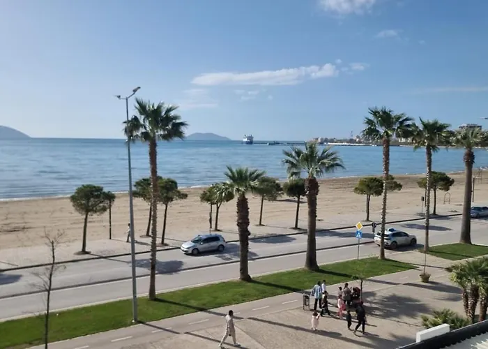 Luxury Two Bedrooms And Two Balcony Beachfront *