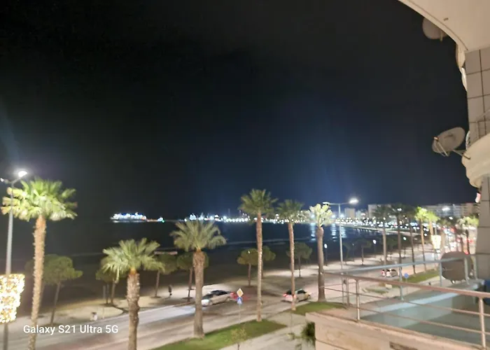 Apartament Luxury Two Bedrooms And Two Balcony Beachfront *