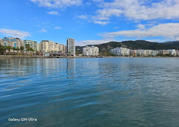 Luxury Two Bedrooms And Two Balcony Beachfront Apartament