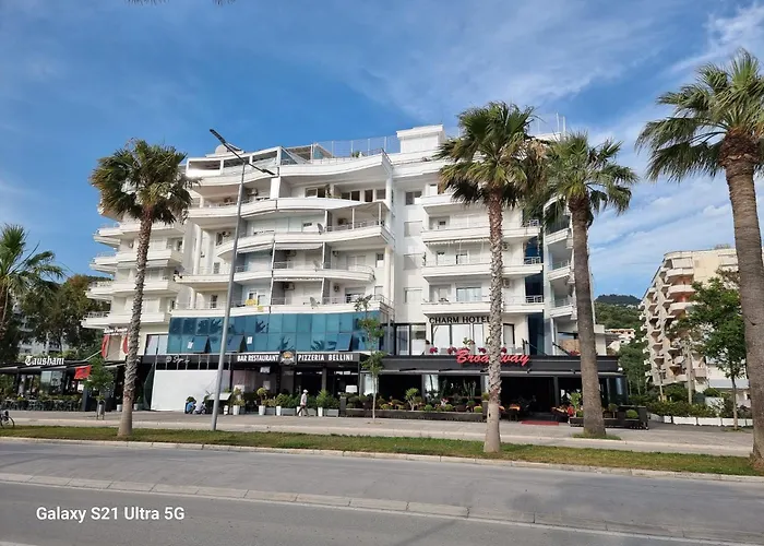 Luxury Two Bedrooms And Two Balcony Beachfront * Vlorë