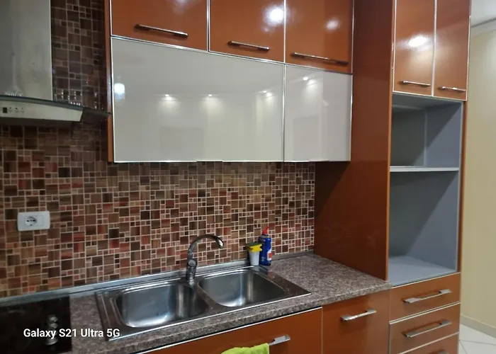 Luxury Two Bedrooms And Two Balcony Beachfront Apartament Wlora